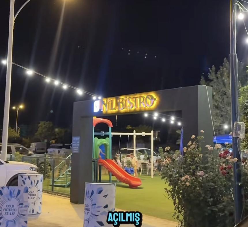 Döşemealtı restoran, Döşemealtı en iyi restoranlar, Döşemealtı yemek yerleri, Döşemealtı mekanları, Döşemealtı kafe, Döşemealtı kafeler, Döşemealtı kahvaltı mekanları, Döşemealtı aile mekanları, Döşemealtı çocuklu aile mekanları, Döşemealtı çocuk oyun alanı olan restoranlar, Döşemealtı çocuk oyun alanlı mekanlar, Döşemealtı ızgara, Döşemealtı ızgara restoran, Döşemealtı kebap, Döşemealtı kebapçı, Döşemealtı akşam yemeği, Döşemealtı açık hava mekanları, Döşemealtı açık alan restoran, Döşemealtı yeşillik içinde mekanlar, Döşemealtı sakin mekanlar, Döşemealtı ailece gidilecek yerler, Döşemealtı arkadaşlarla gidilecek mekanlar, Tahtakale AVM karşısı mekanlar, Tahtakale AVM yakınındaki restoranlar, Tahtakale AVM yakınındaki kafeler, Tahtakale Döşemealtı restoran, Antalya Döşemealtı restoranları, Antalya Döşemealtı yemek yerleri, Antalya aile mekanları, Antalya çocuklu aile mekanları, Antalya çocuk oyun alanlı restoranlar, Antalya ızgara mekanları, Antalya akşam yemeği mekanları, Antalya açık hava restoranları, Antalya yeşillik içinde mekanlar, Antalya’da ne yenir, Antalya’da ailece gidilecek mekanlar, Antalya mekan önerileri, Antalya yemek mekanları, Antalya kafe önerileri, Nilbistro Cafe, Nilbistro Döşemealtı, Nilbistro Cafe Antalya